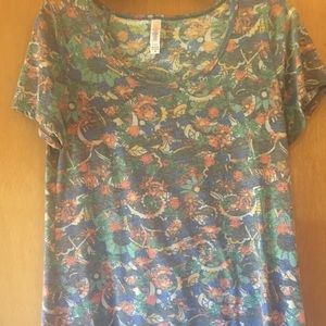 Lularoe Medium Classic Tee